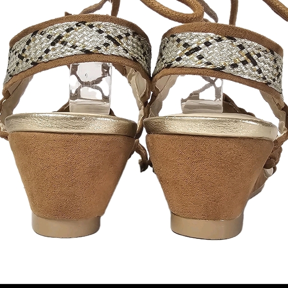 Soft Surroundings Brown 8M Low Wedge Strappy Summer Vacation  Strappy  Sandals - Picture 7 of 10